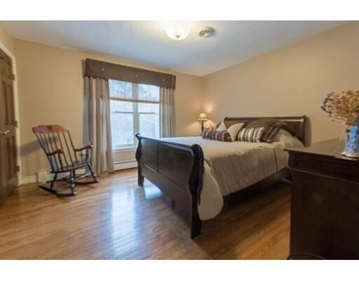 8 Bubbling Brook Rd, Walpole, MA 02081 photo 13