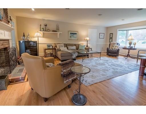 8 Bubbling Brook Rd, Walpole, MA 02081 photo 8
