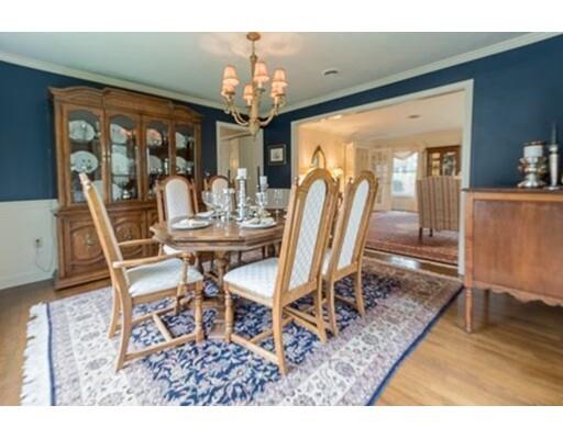 8 Bubbling Brook Rd, Walpole, MA 02081 photo 4
