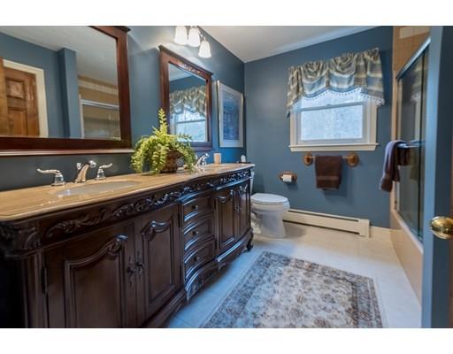 8 Bubbling Brook Rd, Walpole, MA 02081 photo 12