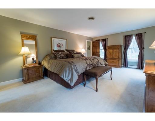 8 Bubbling Brook Rd, Walpole, MA 02081 photo 10
