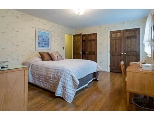 8 Bubbling Brook Rd, Walpole, MA 02081 photo 16