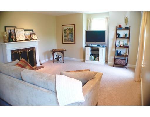 8 Bubbling Brook Rd, Walpole, MA 02081 photo 18