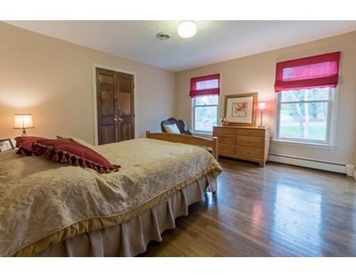 8 Bubbling Brook Rd, Walpole, MA 02081 photo 14