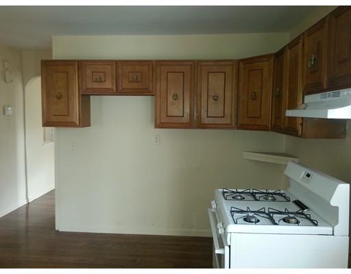 58 Glenham St, Springfield, MA 01104 photo 5