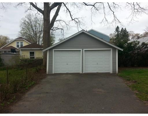 58 Glenham St, Springfield, MA 01104 photo 2
