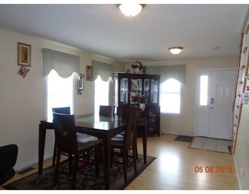 44 Aetna St, Worcester, MA 01604 photo 2