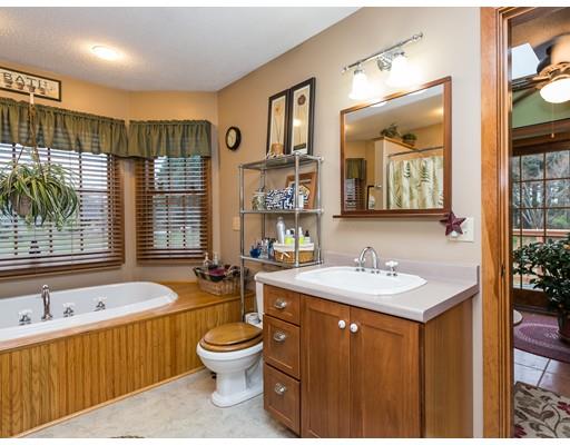 1081 Lyon St, Ludlow, MA 01056 photo 17
