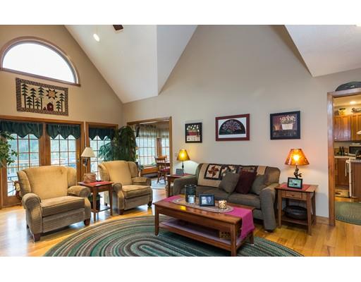 1081 Lyon St, Ludlow, MA 01056 photo 9