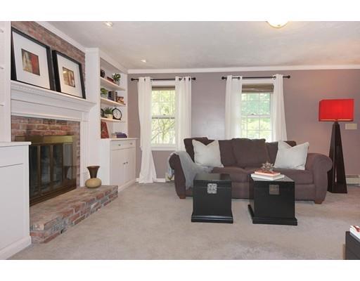 34 Colonial Dr, Mendon, MA 01756 photo 5