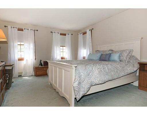 34 Colonial Dr, Mendon, MA 01756 photo 13