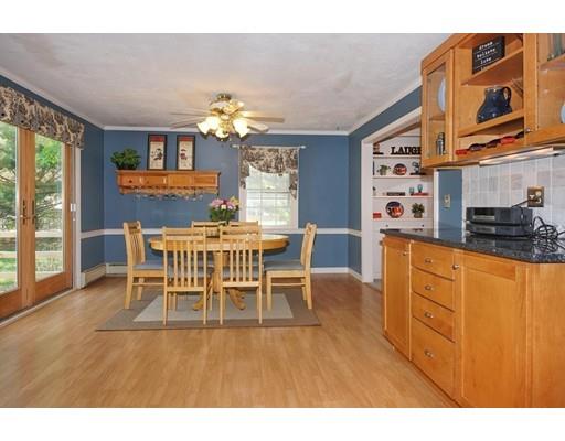34 Colonial Dr, Mendon, MA 01756 photo 7