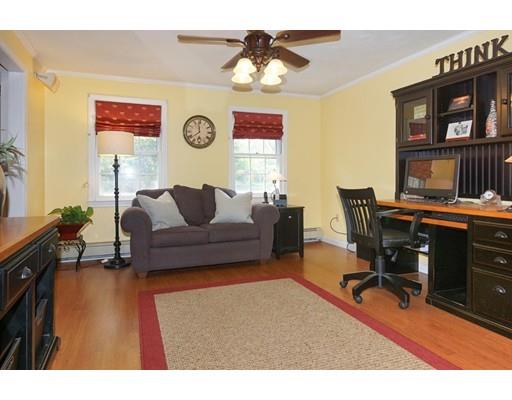 34 Colonial Dr, Mendon, MA 01756 photo 11
