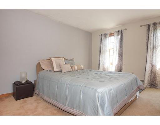 34 Colonial Dr, Mendon, MA 01756 photo 17