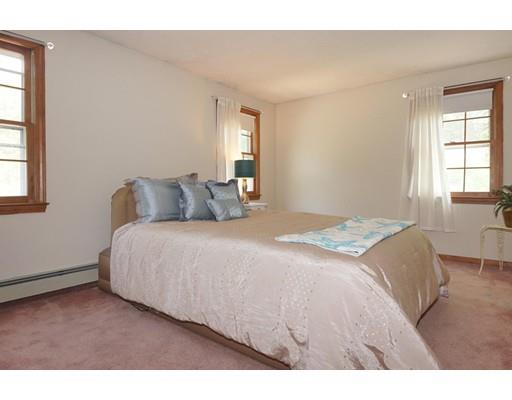 34 Colonial Dr, Mendon, MA 01756 photo 16