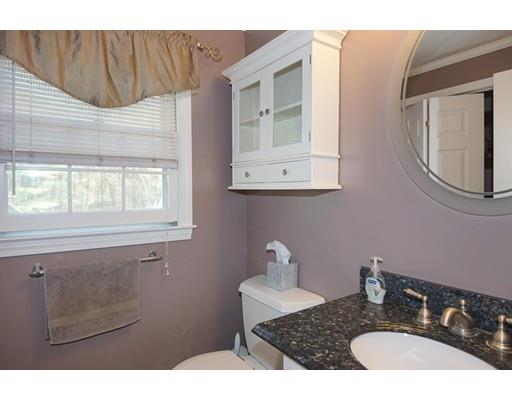 34 Colonial Dr, Mendon, MA 01756 photo 12