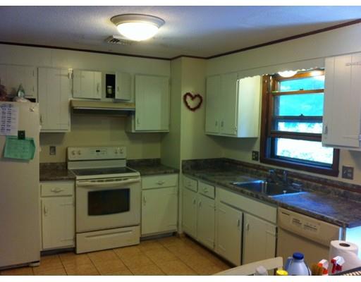20 Picard Cir, Easthampton, MA 01027 photo 2