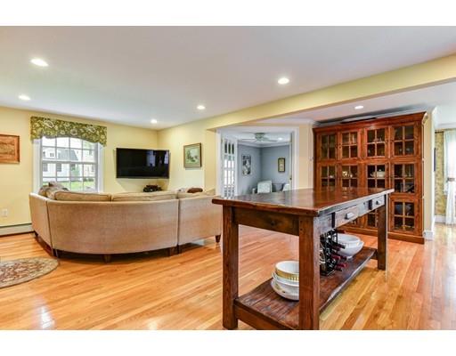 43 Douglas Rd, Needham, MA 02492 photo 4