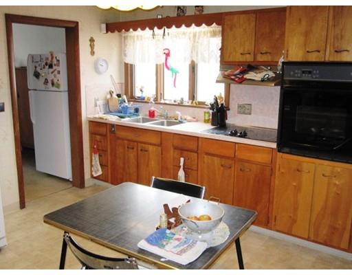 60 Garfield St, Springfield, MA 01108 photo 8