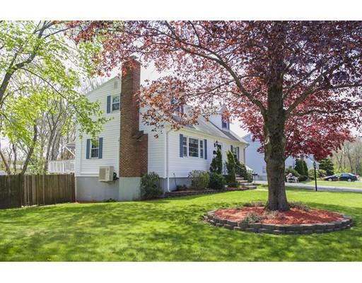 54 Scott Cir, Dedham, MA 02026 photo 2