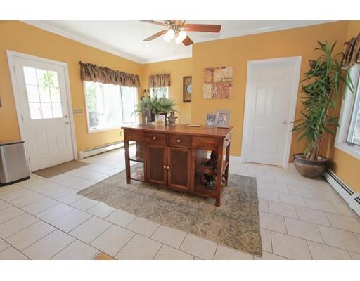 36 Sherbrook Ave, Worcester, MA 01604 photo 6