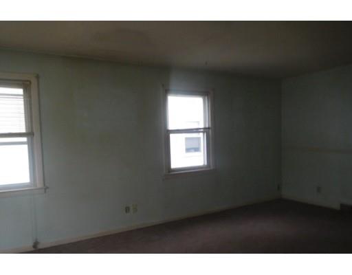 103 Huron St, Springfield, MA 01104 photo 4