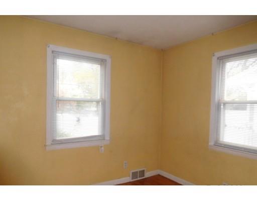 103 Huron St, Springfield, MA 01104 photo 8