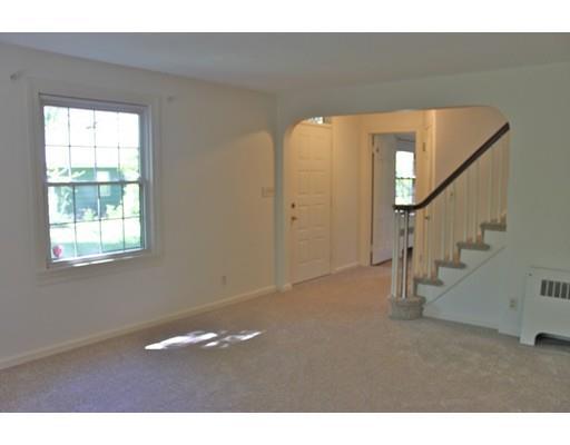 686 Elm St, West Springfield, MA 01089 photo 8