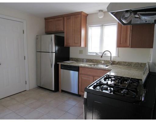 106 Balfour Dr, Springfield, MA 01118 photo 3