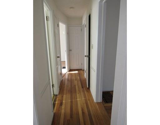106 Balfour Dr, Springfield, MA 01118 photo 5