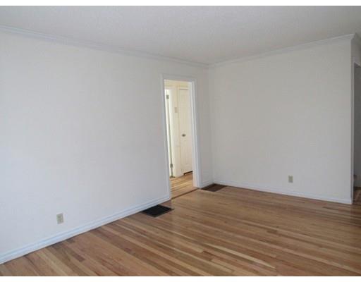 106 Balfour Dr, Springfield, MA 01118 photo 7