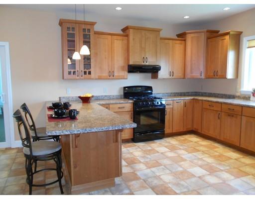 3 Blackford Dr, Atkinson, NH 03811 photo 4