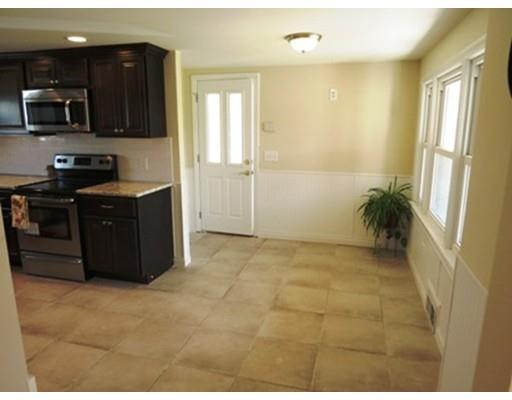 381 Abbott St, Springfield, MA 01118 photo 17