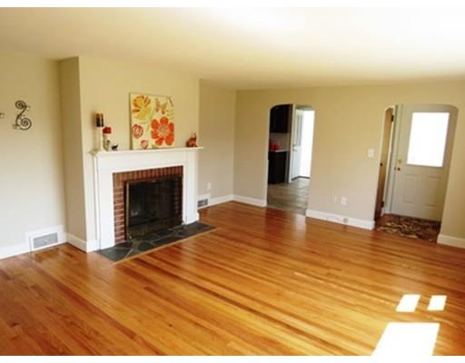 381 Abbott St, Springfield, MA 01118 photo 2