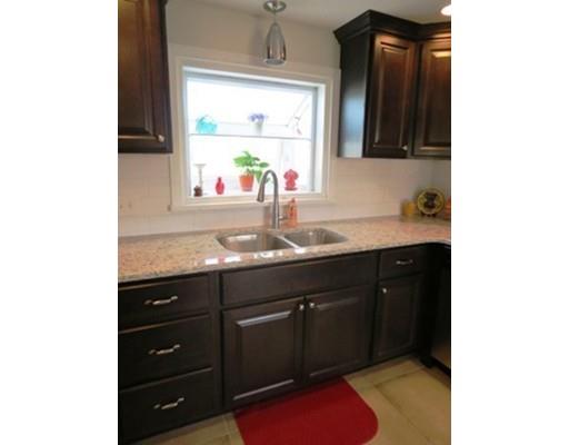 381 Abbott St, Springfield, MA 01118 photo 13