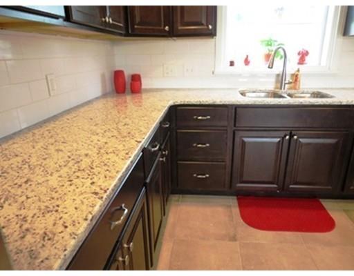 381 Abbott St, Springfield, MA 01118 photo 16