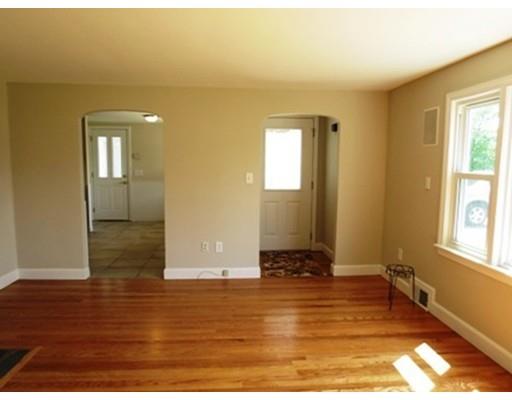 381 Abbott St, Springfield, MA 01118 photo 20