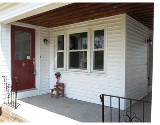 381 Abbott St, Springfield, MA 01118 photo 4