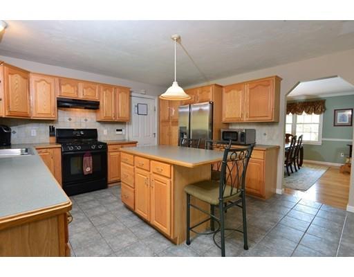44 Pine Tree Ln, Raynham, MA 02767 photo 9