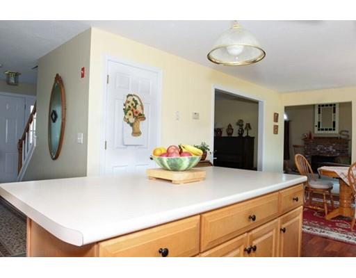 40 Wildflower Dr, Sutton, MA 01590 photo 5
