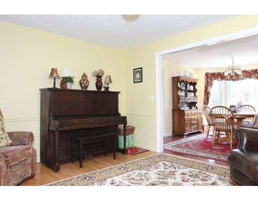 40 Wildflower Dr, Sutton, MA 01590 photo 8
