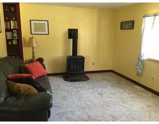 38 Milford St, Upton, MA 01568 photo 4