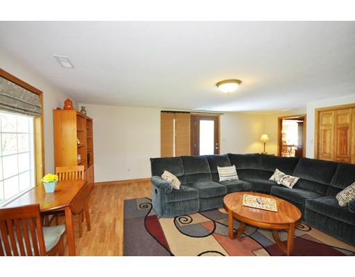 83 Brooks St, Maynard, MA 01754 photo 3