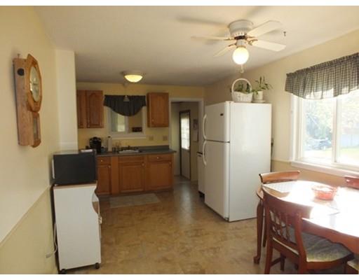 5 Danaher Cir, Springfield, MA 01118 photo 4