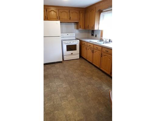73 Kirk Dr, Springfield, MA 01109 photo 10