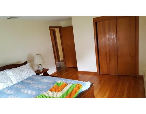 73 Kirk Dr, Springfield, MA 01109 photo 9