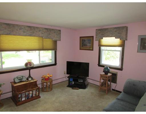 89 Clement St, Springfield, MA 01118 photo 7