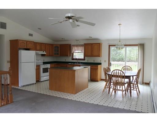 25 Corbin Rd, Dudley, MA 01571 photo 4