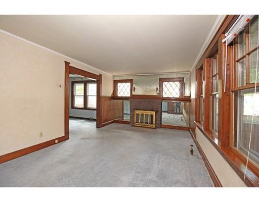 21 Vineyard St, Worcester, MA 01603 photo 4
