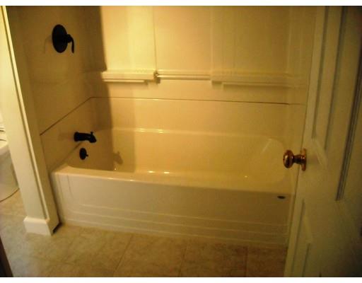 90 Quartus St, Chicopee, MA 01013 photo 15